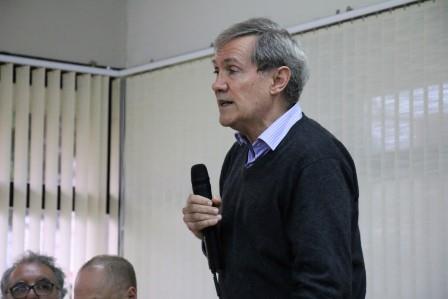 Rodrigo Arocena durante la sesión del Consejo de Fcien el 29 de marzo de 2019, cuando recibió el título de Doctor Honoris Causa de la Facultad de Cienctas.